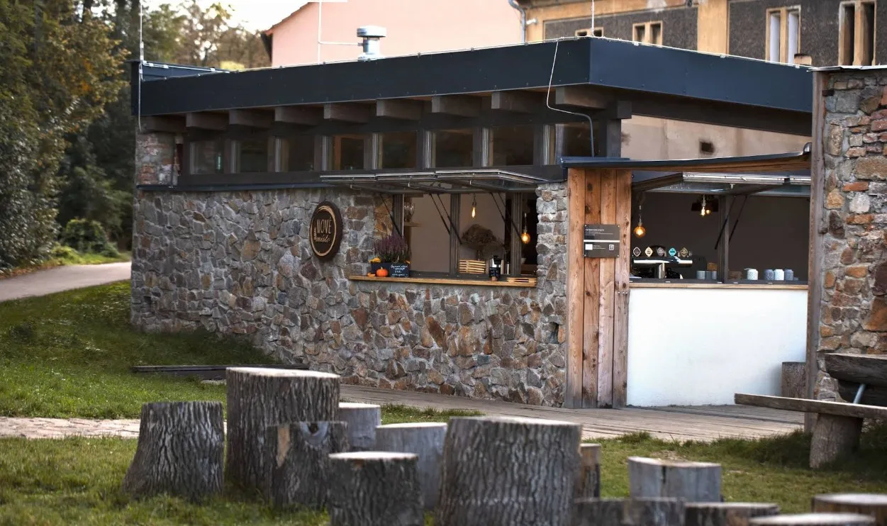 Bistro a vstup 